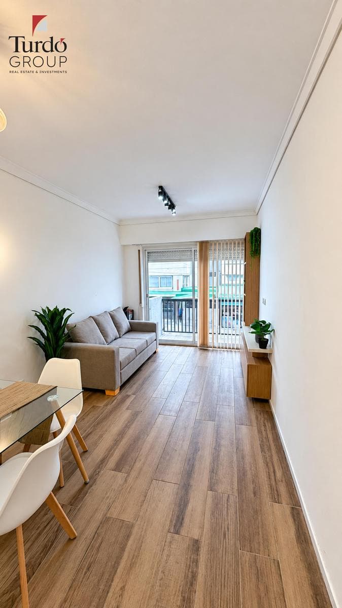 VENTA Departamento 2 Ambientes con Dependencia y Balcón | Zona Plaza Colón