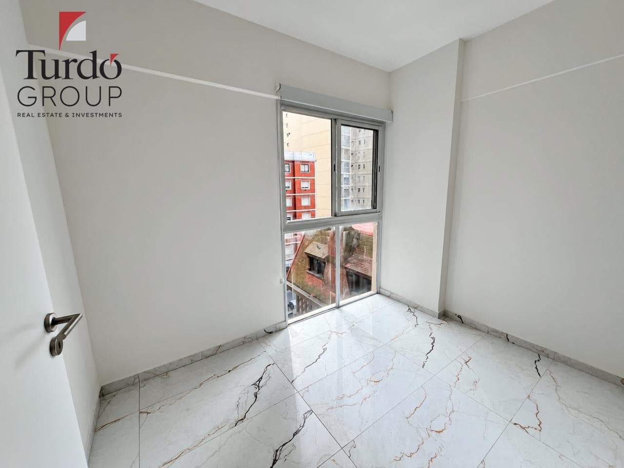 VENTA MONOAMBIENTE CON VISTA LATERAL AL MAR | ZONA GÜEMES, MAR DEL PLATA