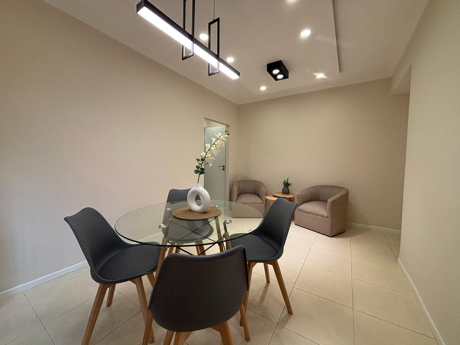 Departamento en VENTA, 2 ambientes al contrafrente. Zona Centro